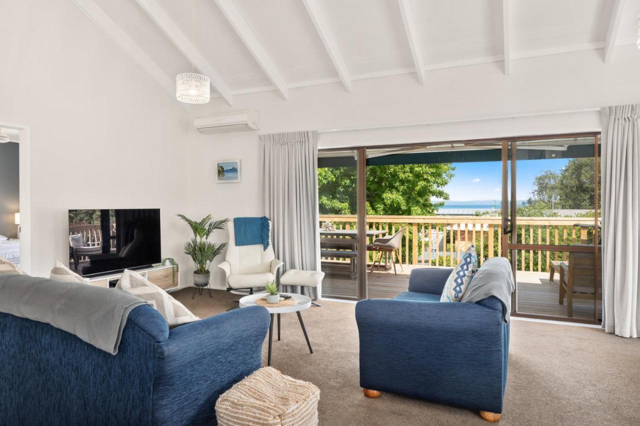 Waitahanui Lake House - Lake Taupo Holiday Home Bagian luar foto