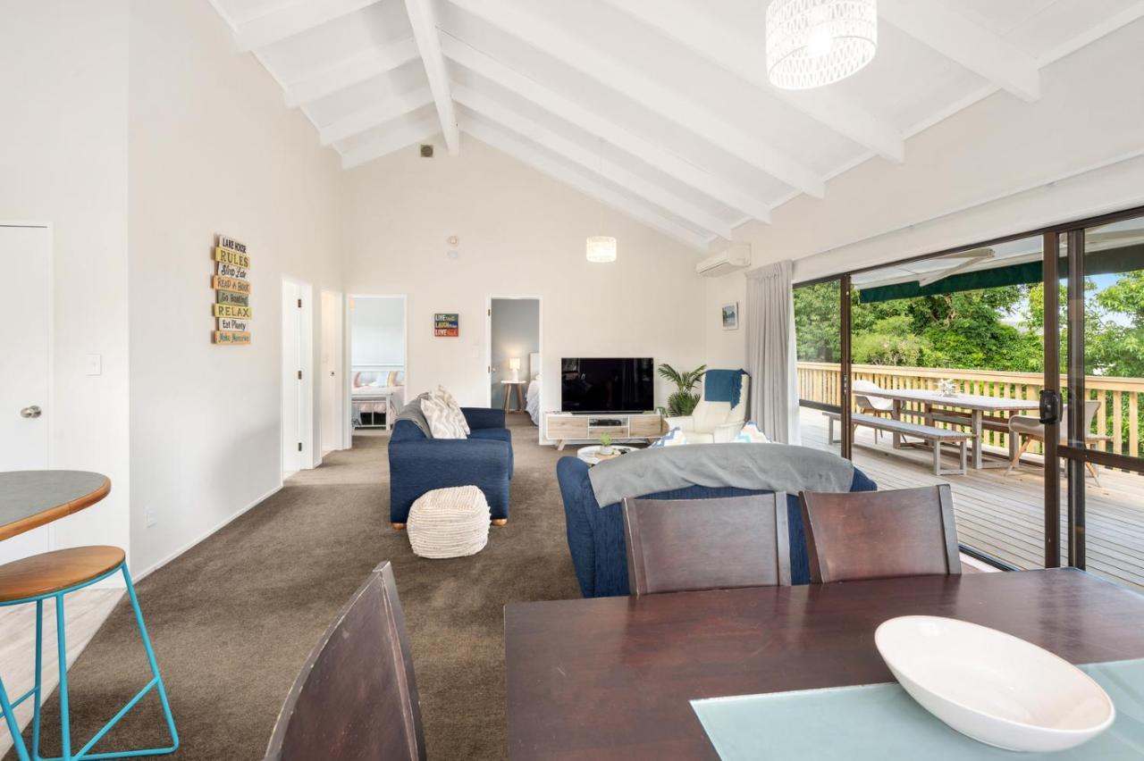 Waitahanui Lake House - Lake Taupo Holiday Home Bagian luar foto