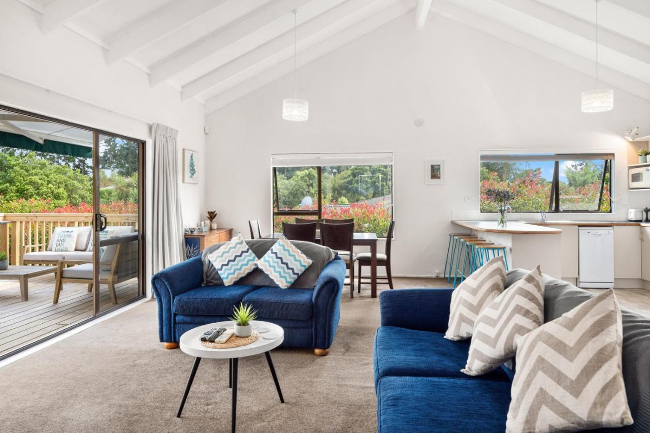 Waitahanui Lake House - Lake Taupo Holiday Home Bagian luar foto