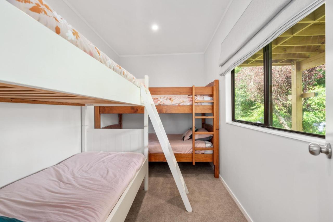 Waitahanui Lake House - Lake Taupo Holiday Home Bagian luar foto