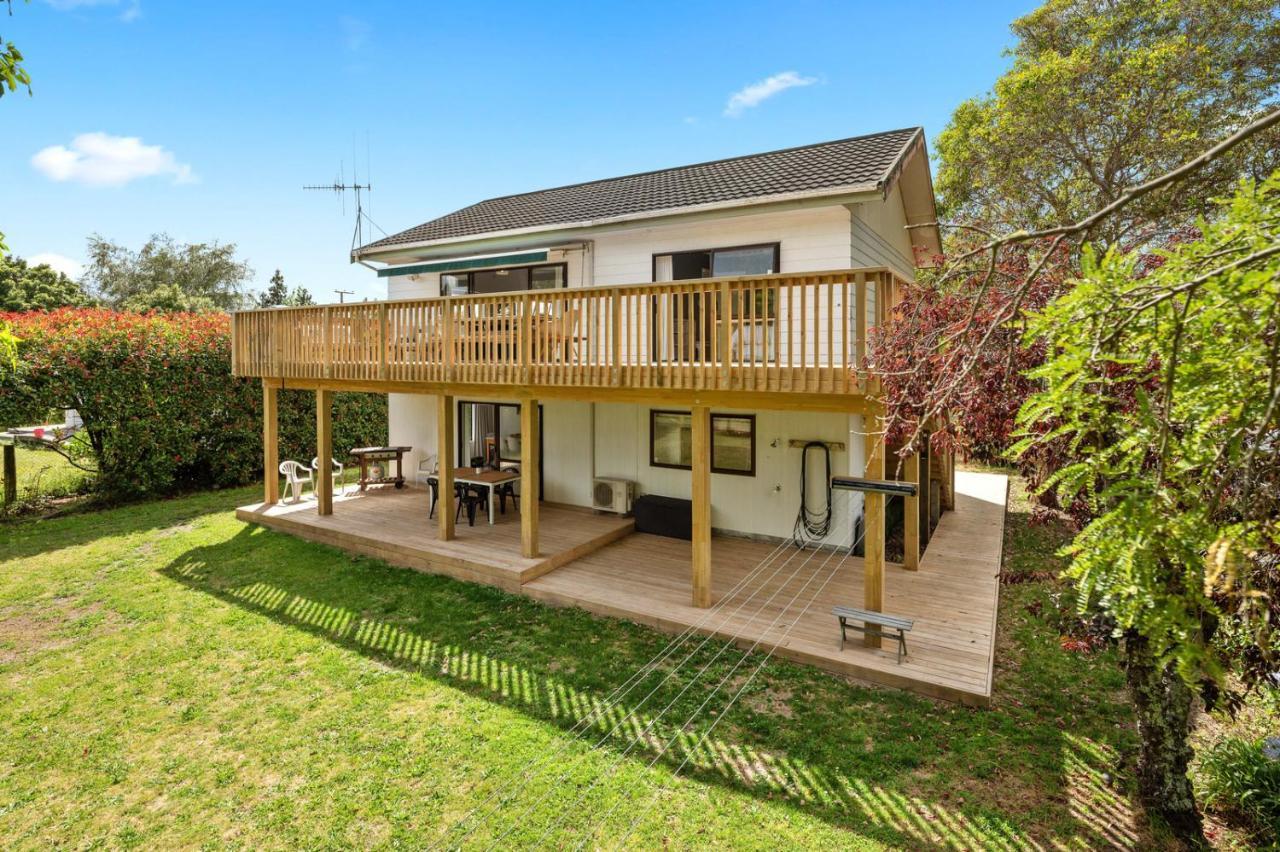 Waitahanui Lake House - Lake Taupo Holiday Home Bagian luar foto