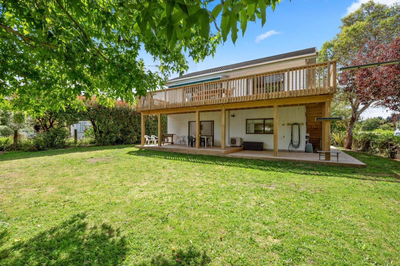 Waitahanui Lake House - Lake Taupo Holiday Home Bagian luar foto