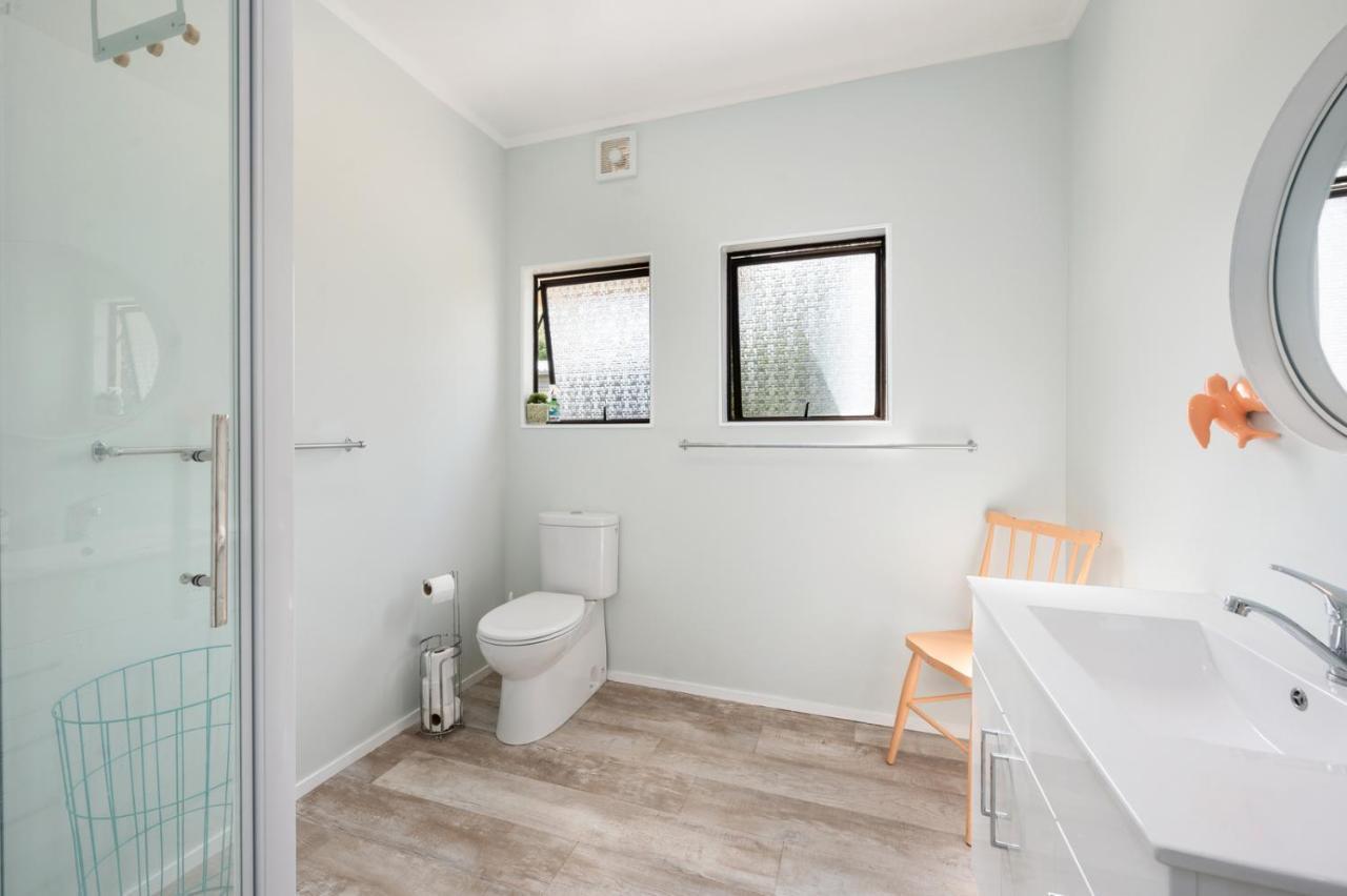 Waitahanui Lake House - Lake Taupo Holiday Home Bagian luar foto